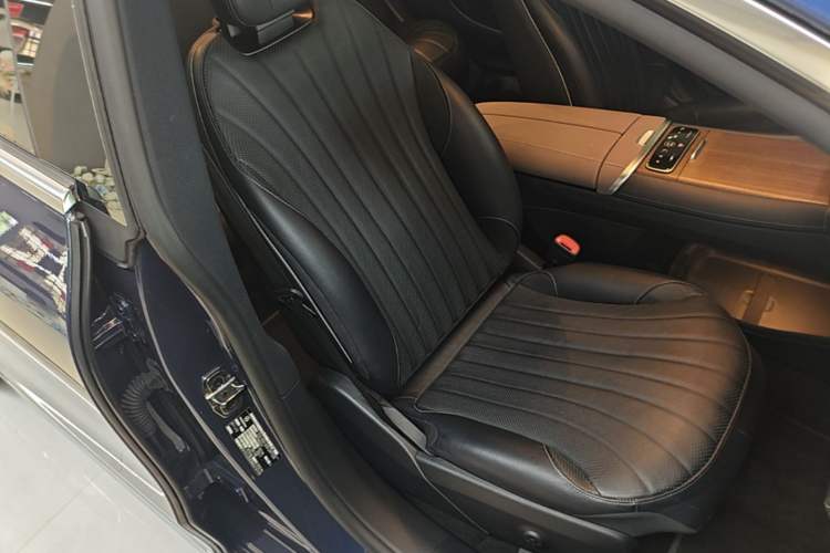 Used Mercedes-Benz EQS 2022 Updated Version 450+ Pioneer Edition Right Front Seat