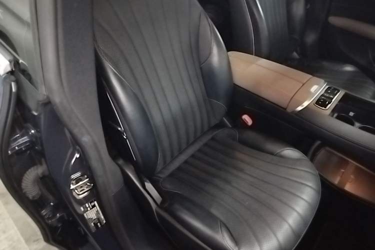 Used Mercedes-Benz EQS 2022 Updated Version 450+ Pioneer Edition Right Front Seat