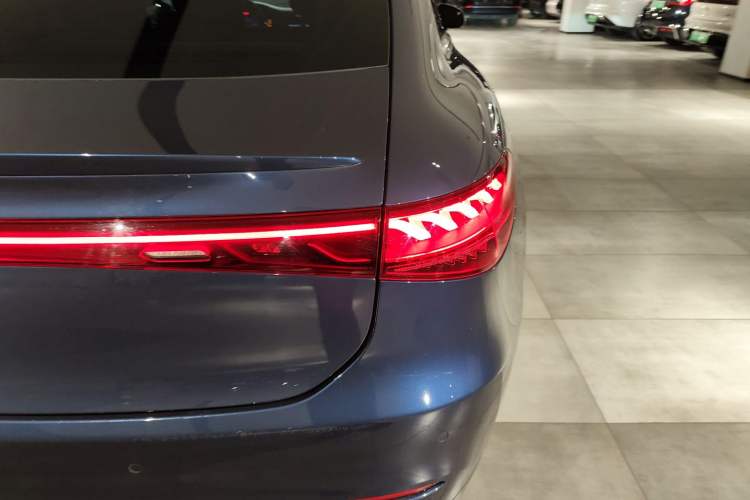 Used Mercedes-Benz EQS 2022 Updated Version 450+ Pioneer Edition Right Rear Taillight