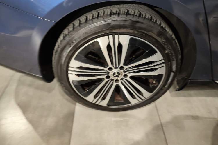 Used Mercedes-Benz EQS 2022 Updated Version 450+ Pioneer Edition Right Rear Wheel Hub