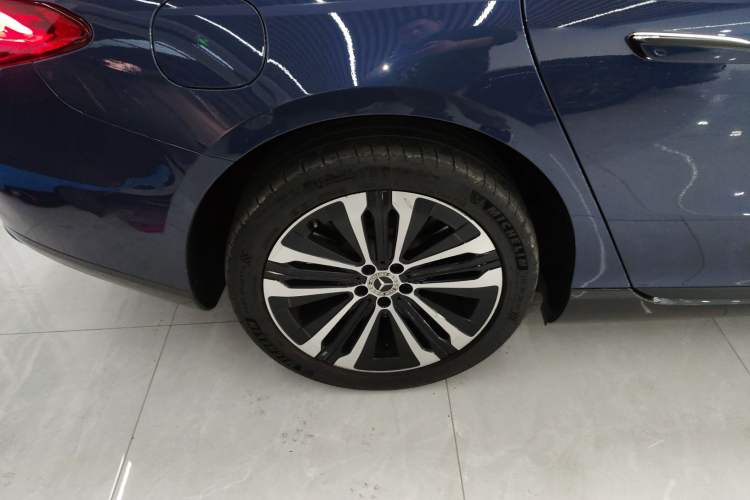 Used Mercedes-Benz EQS 2022 Updated Version 450+ Pioneer Edition Right Rear Wheel Hub