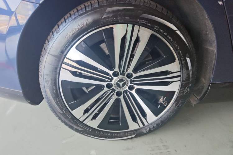 Used Mercedes-Benz EQS 2022 Updated Version 450+ Pioneer Edition Right Rear Wheel Hub
