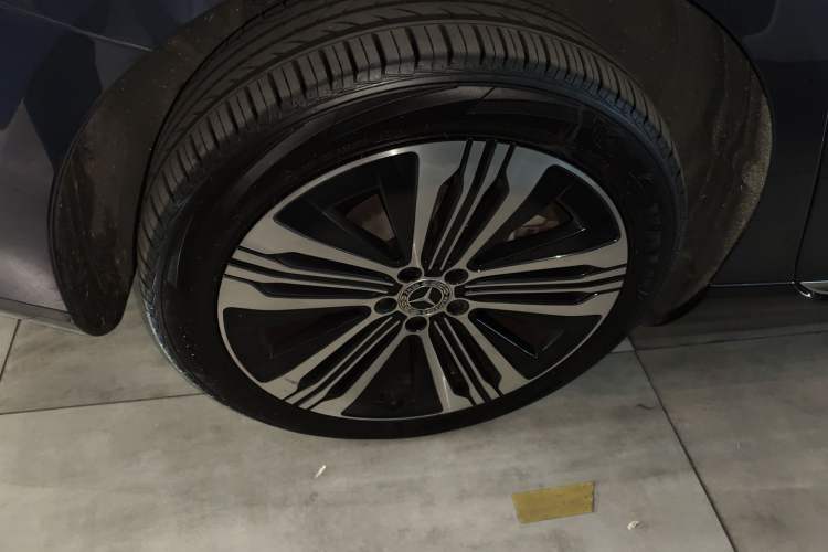 Used Mercedes-Benz EQS 2022 Updated Version 450+ Pioneer Edition Right Rear Wheel Hub