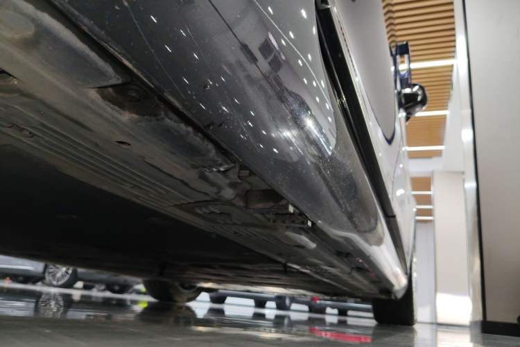 Used Mercedes-Benz EQS 2022 Updated Version 450+ Pioneer Edition Right Side Sill
