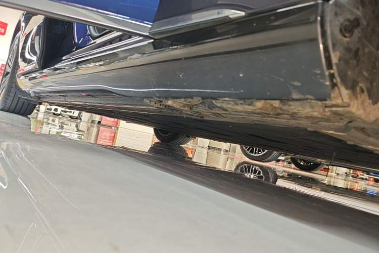 Used Mercedes-Benz EQS 2022 Updated Version 450+ Pioneer Edition Right Side Sill