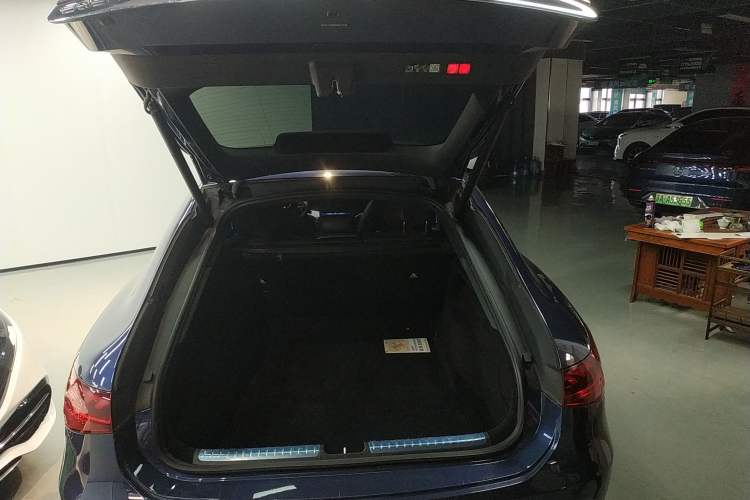 Used Mercedes-Benz EQS 2022 Updated Version 450+ Pioneer Edition Trunk