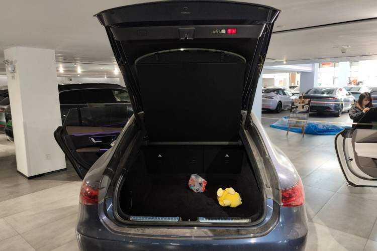 Used Mercedes-Benz EQS 2022 Updated Version 450+ Pioneer Edition Trunk