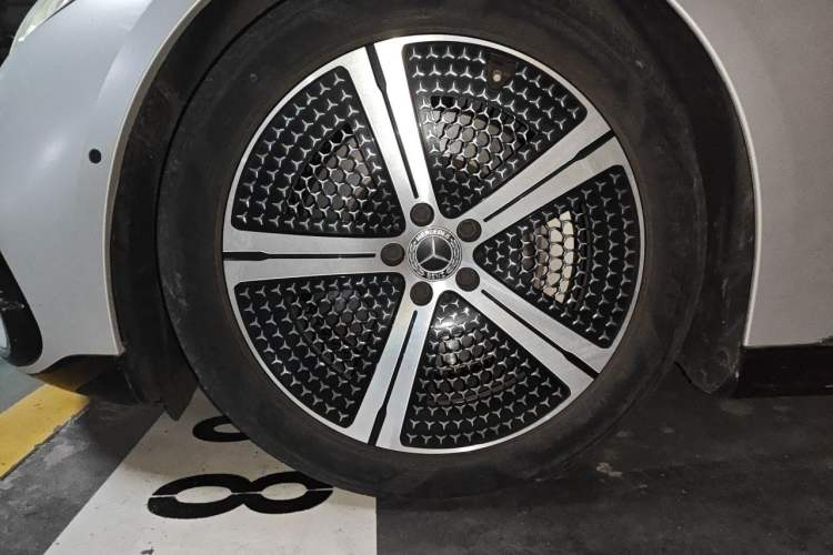 Used Mercedes-Benz EQS 2022 450+ Luxury Edition Right Front Wheel Hub