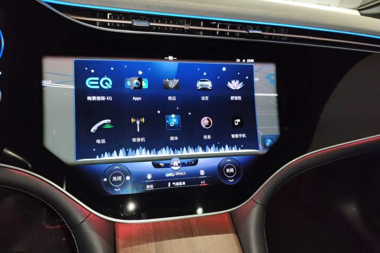 Used Mercedes-Benz EQS 2022 Updated Version 450+ Pioneer Edition Audio And AC Panel