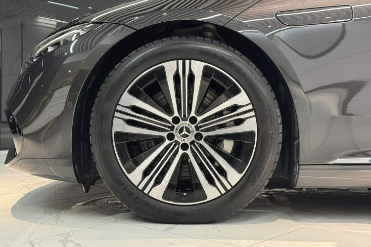 Used Mercedes-Benz EQS 2022 Updated Version 450+ Pioneer Edition Exterior 4