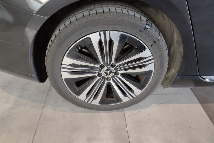 Used Mercedes-Benz EQS 2022 Updated Version 450+ Pioneer Edition Exterior 4