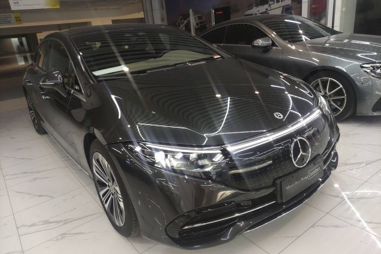 Used Mercedes-Benz EQS 2022 Updated Version 450+ Pioneer Edition Front Right 45 Deg