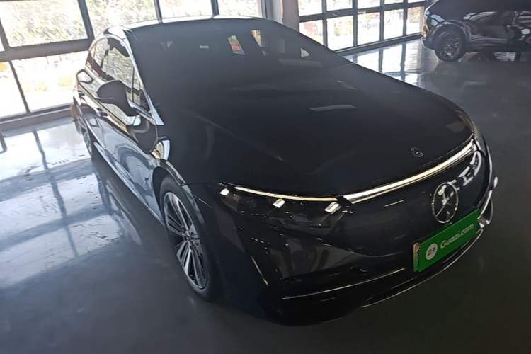 Used Mercedes-Benz EQS 2022 Updated Version 450+ Pioneer Edition Front Right 45 Deg
