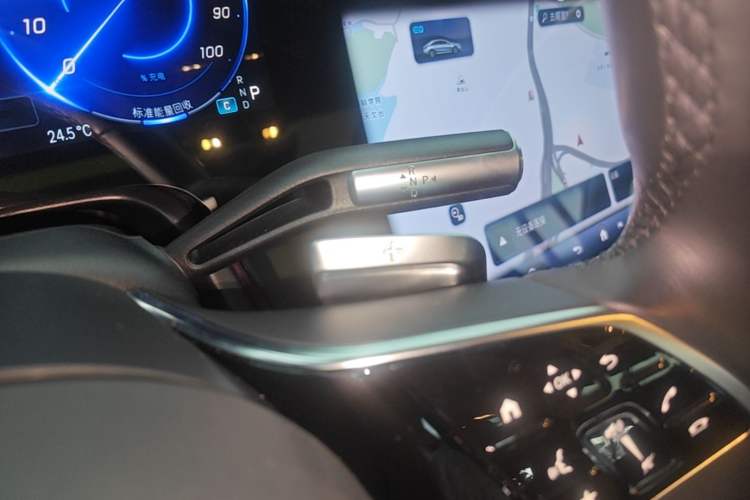 Used Mercedes-Benz EQS 2022 Updated Version 450+ Pioneer Edition Gear Lever