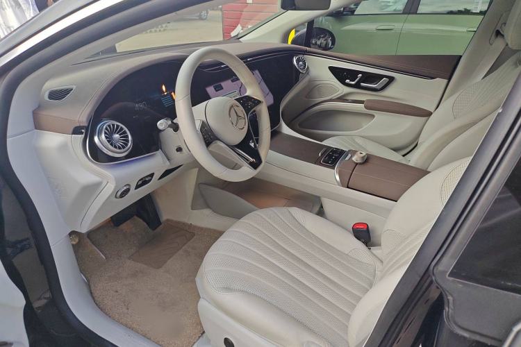 Used Mercedes-Benz EQS 2022 450+ Pioneer Edition Interior 2