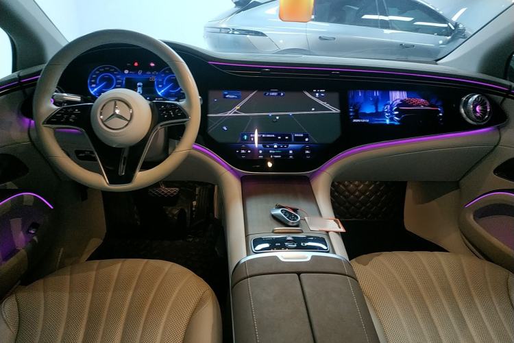 Used Mercedes-Benz EQS 2022 Updated Version 450+ Pioneer Edition Interior 2