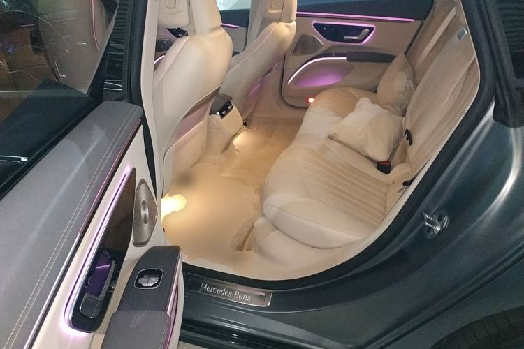 Used Mercedes-Benz EQS 2022 Updated Version 450+ Luxury Edition Interior 4
