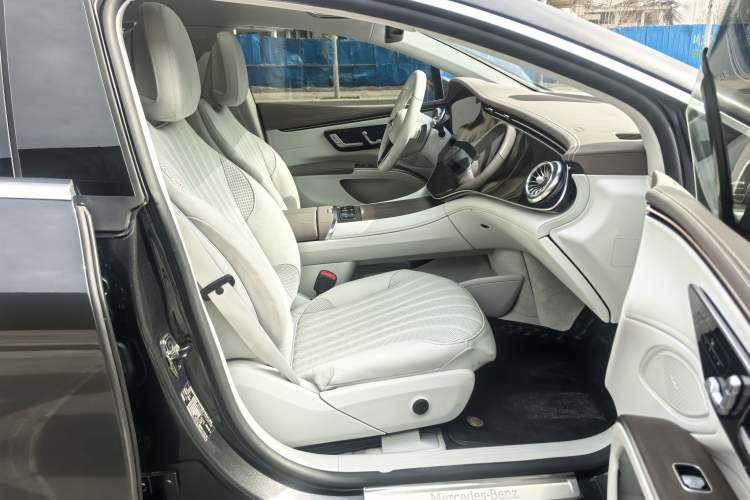 Used Mercedes-Benz EQS 2022 Updated Version 450+ Pioneer Edition Interior 6
