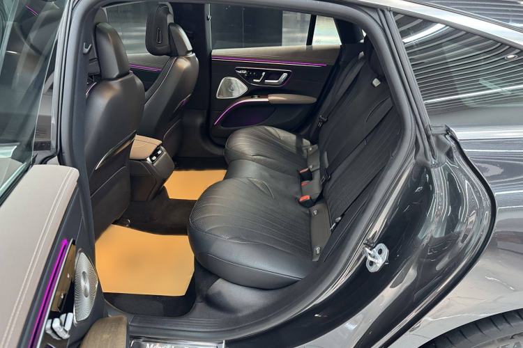 Used Mercedes-Benz EQS 2022 Updated Version 450+ Pioneer Edition Interior 7