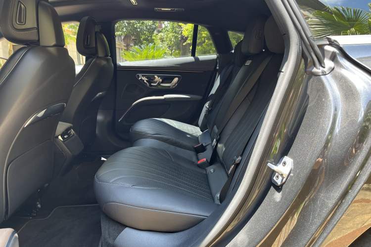 Used Mercedes-Benz EQS 2022 Updated Version 450+ Pioneer Edition Interior 9