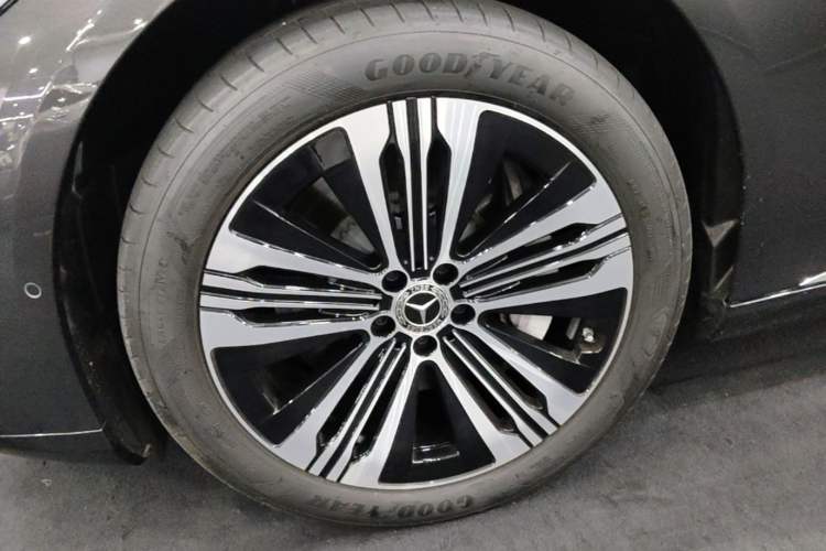 Used Mercedes-Benz EQS 2022 450+ Pioneer Edition Left Front Wheel Hub