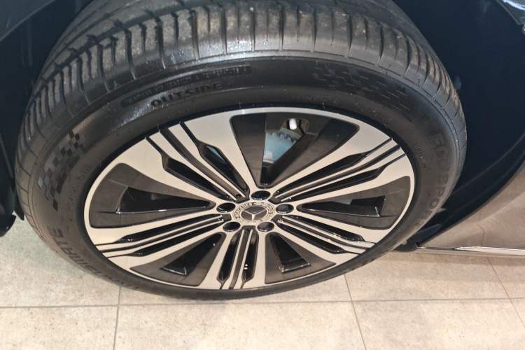 Used Mercedes-Benz EQS 2022 Updated Version 450+ Pioneer Edition Left Front Wheel Hub