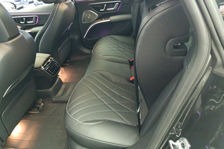 Used Mercedes-Benz EQS 2022 Updated 580 4MATIC Left Rear Seat