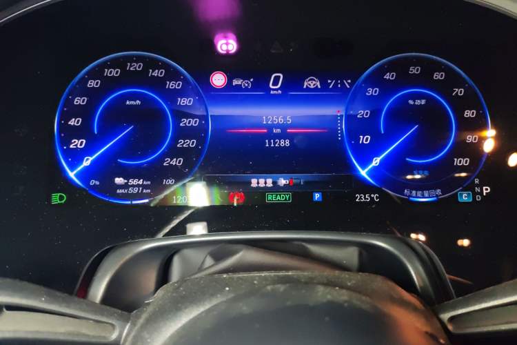 Used Mercedes-Benz EQS 2022 450+ Pioneer Edition Odometer Close Up