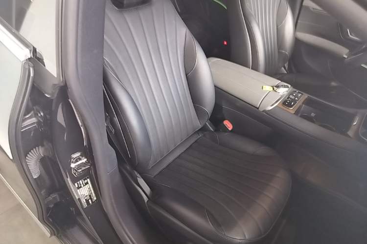 Used Mercedes-Benz EQS 2022 Updated Version 450+ Pioneer Edition Right Front Seat