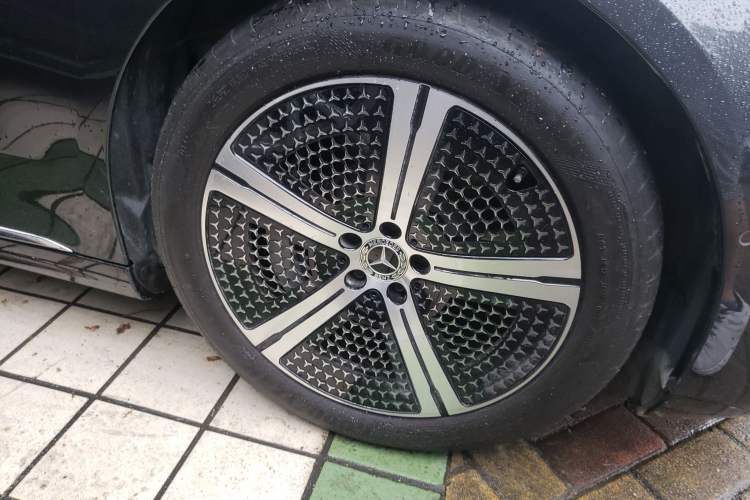 Used Mercedes-Benz EQS 2022 450+ Luxury Edition Right Front Wheel Hub
