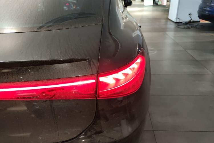 Used Mercedes-Benz EQS 2022 Updated Version 450+ Pioneer Edition Right Rear Taillight