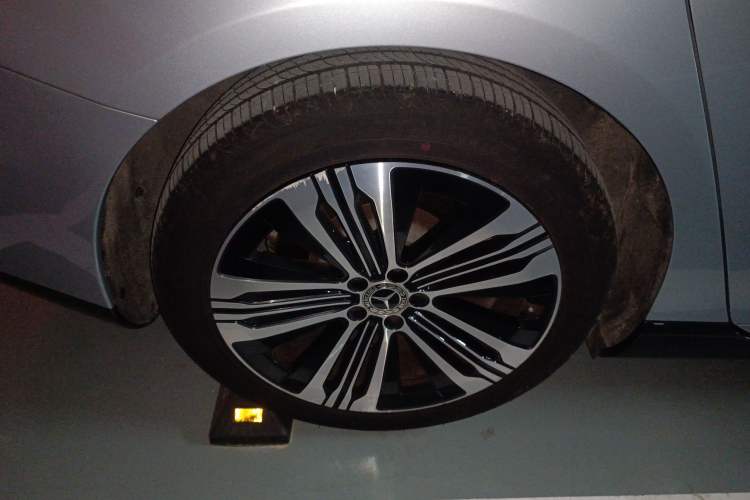 Used Mercedes-Benz EQS 2022 Updated Version 450+ Pioneer Edition Right Rear Wheel Hub
