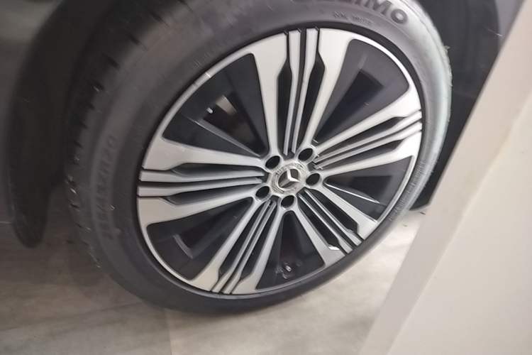 Used Mercedes-Benz EQS 2022 Updated Version 450+ Pioneer Edition Right Rear Wheel Hub
