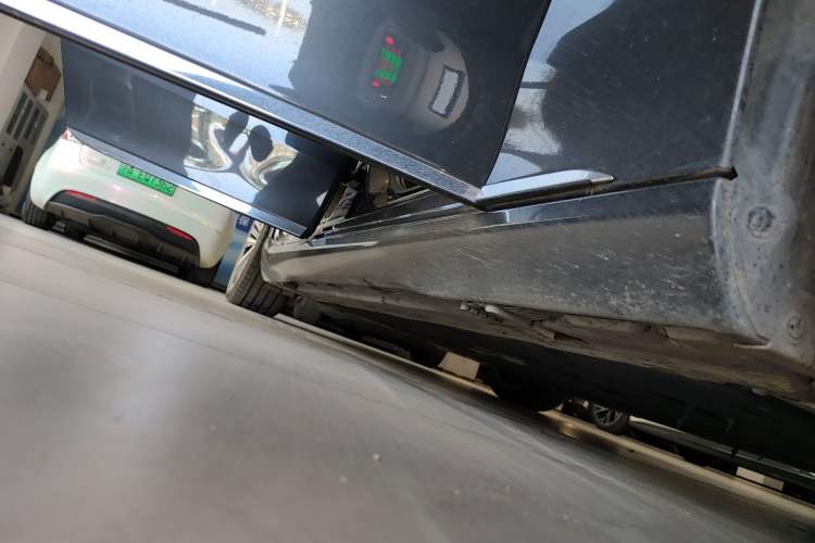 Used Mercedes-Benz EQS 2022 Updated Version 450+ Pioneer Edition Right Side Sill