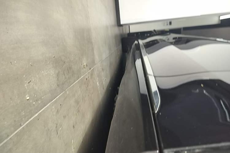 Used Mercedes-Benz EQS 2022 Updated Version 450+ Pioneer Edition Right Side Sill