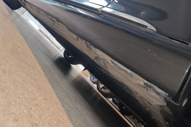 Used Mercedes-Benz EQS 2022 Updated Version 450+ Pioneer Edition Right Side Sill