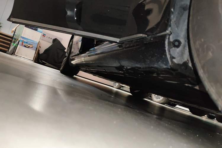 Used Mercedes-Benz EQS 2022 Updated Version 450+ Pioneer Edition Right Side Sill