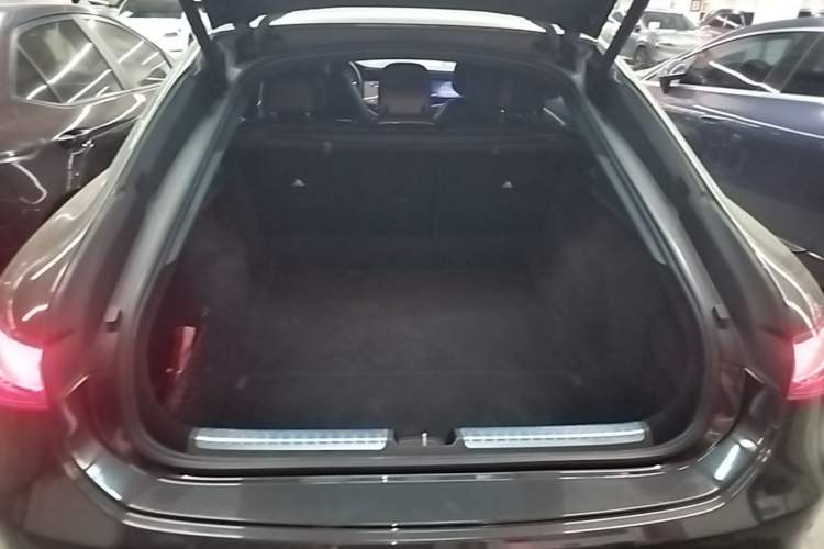 Used Mercedes-Benz EQS 2022 Updated Version 450+ Pioneer Edition Trunk