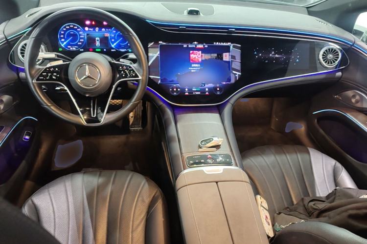 Used Mercedes-Benz EQS 2022 Updated Version 450+ Pioneer Edition Center Console
