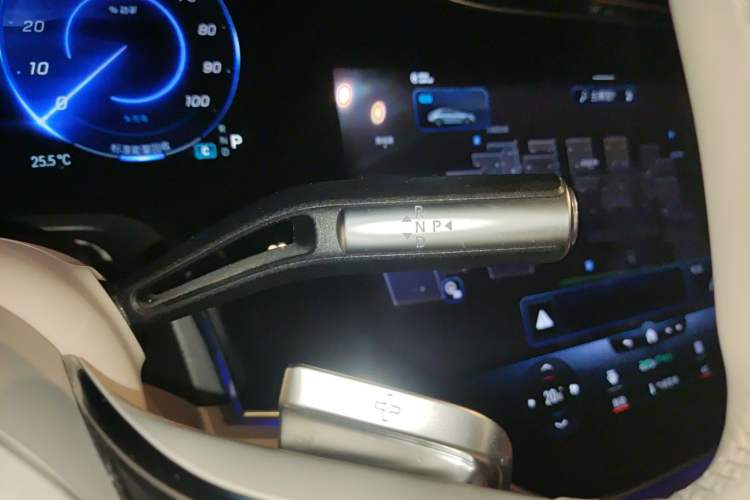 Used Mercedes-Benz EQS 2022 Updated Version 450+ Pioneer Edition Gear Lever