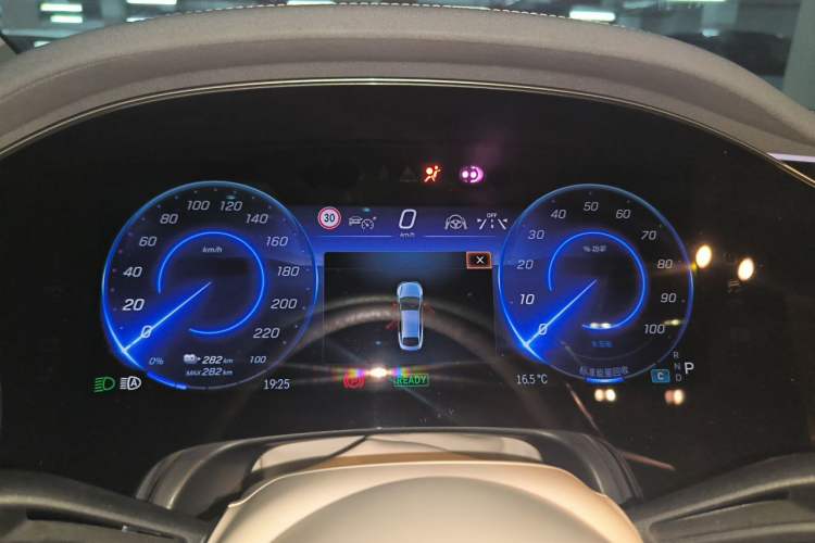Used Mercedes-Benz EQS 2022 Updated Version 450+ Luxury Edition Instrument Cluster