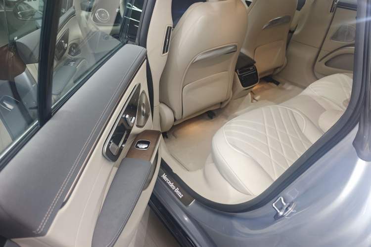 Used Mercedes-Benz EQS 2022 580 4MATIC Interior 1