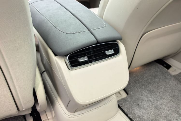 Used Mercedes-Benz EQS 2022 Updated Version 450+ Pioneer Edition Interior 10