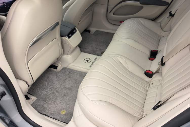 Used Mercedes-Benz EQS 2022 Updated Version 450+ Pioneer Edition Interior 11