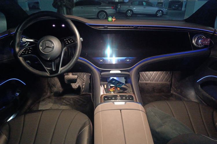Used Mercedes-Benz EQS 2022 450+ Pioneer Edition Interior 2