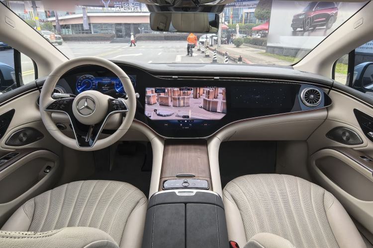 Used Mercedes-Benz EQS 2022 Updated Version 450+ Pioneer Edition Interior 3