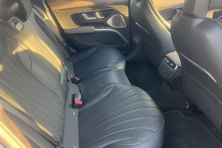 Used Mercedes-Benz EQS 2022 Updated Version 450+ Pioneer Edition Interior 8