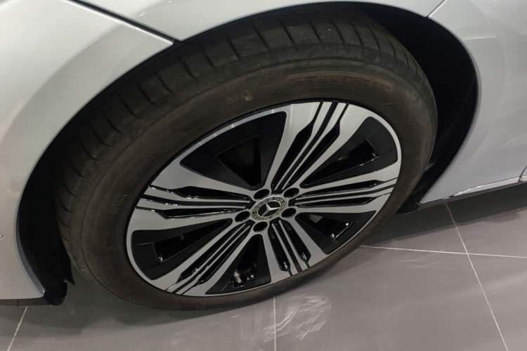 Used Mercedes-Benz EQS 2022 Updated Version 450+ Pioneer Edition Left Front Wheel Hub