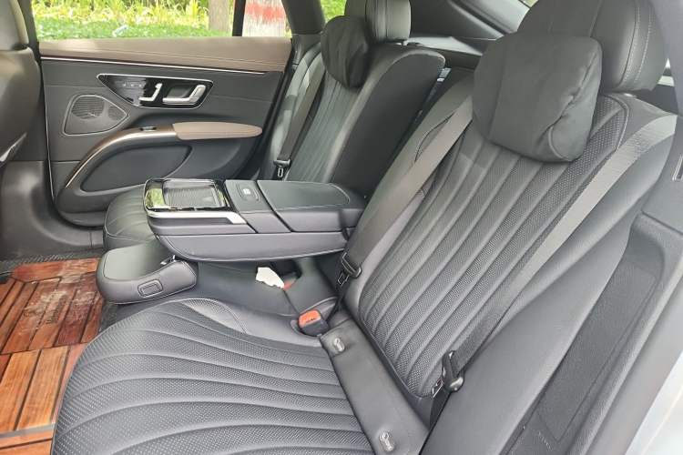 Used Mercedes-Benz EQS 2022 Updated Version 450+ Pioneer Edition Left Rear Seat
