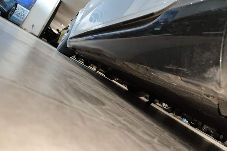 Used Mercedes-Benz EQS 2022 Updated Version 450+ Pioneer Edition Left Side Sill